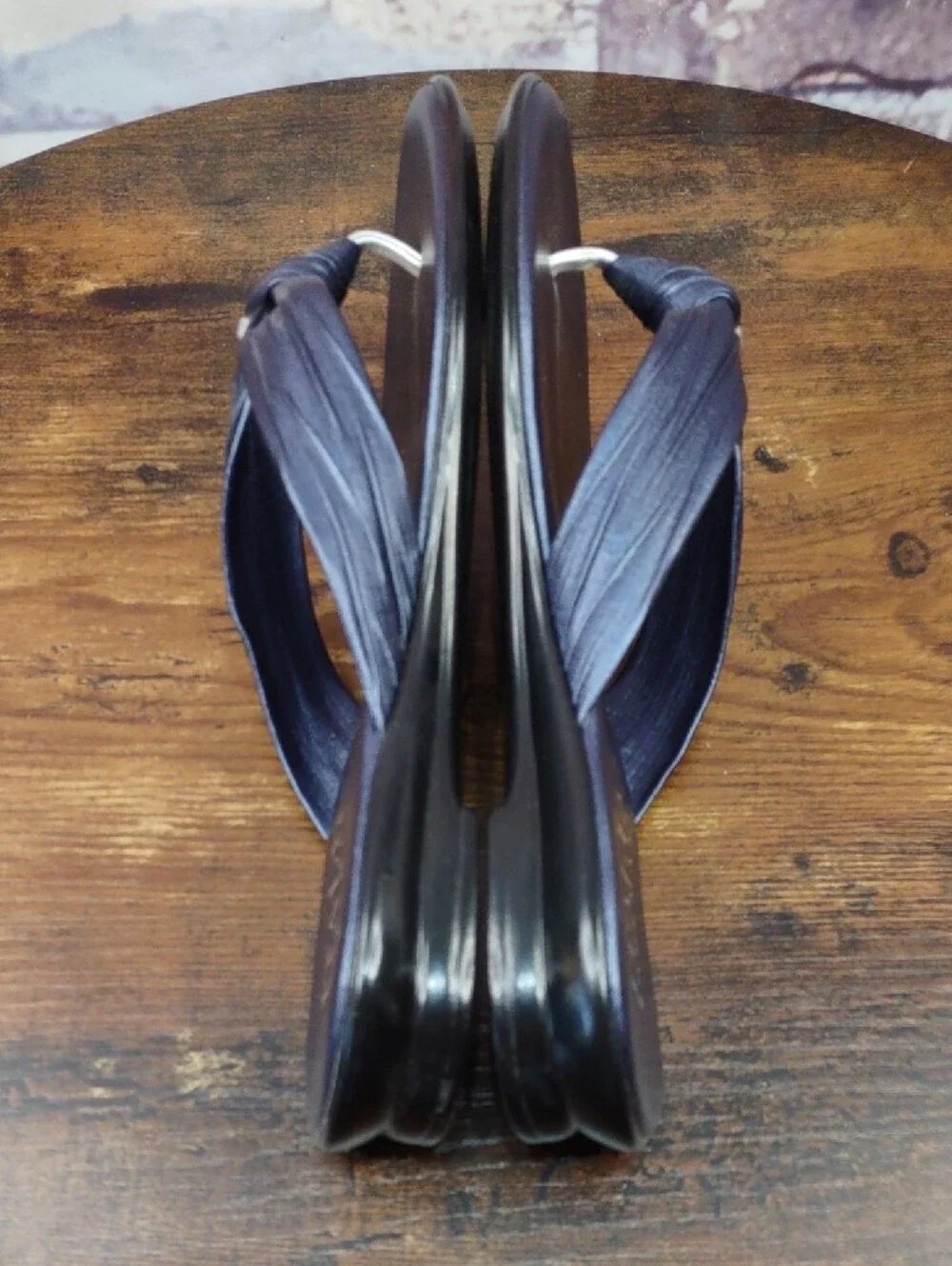 Italian Shoemakers Knot-Front Leather Thong Sandals